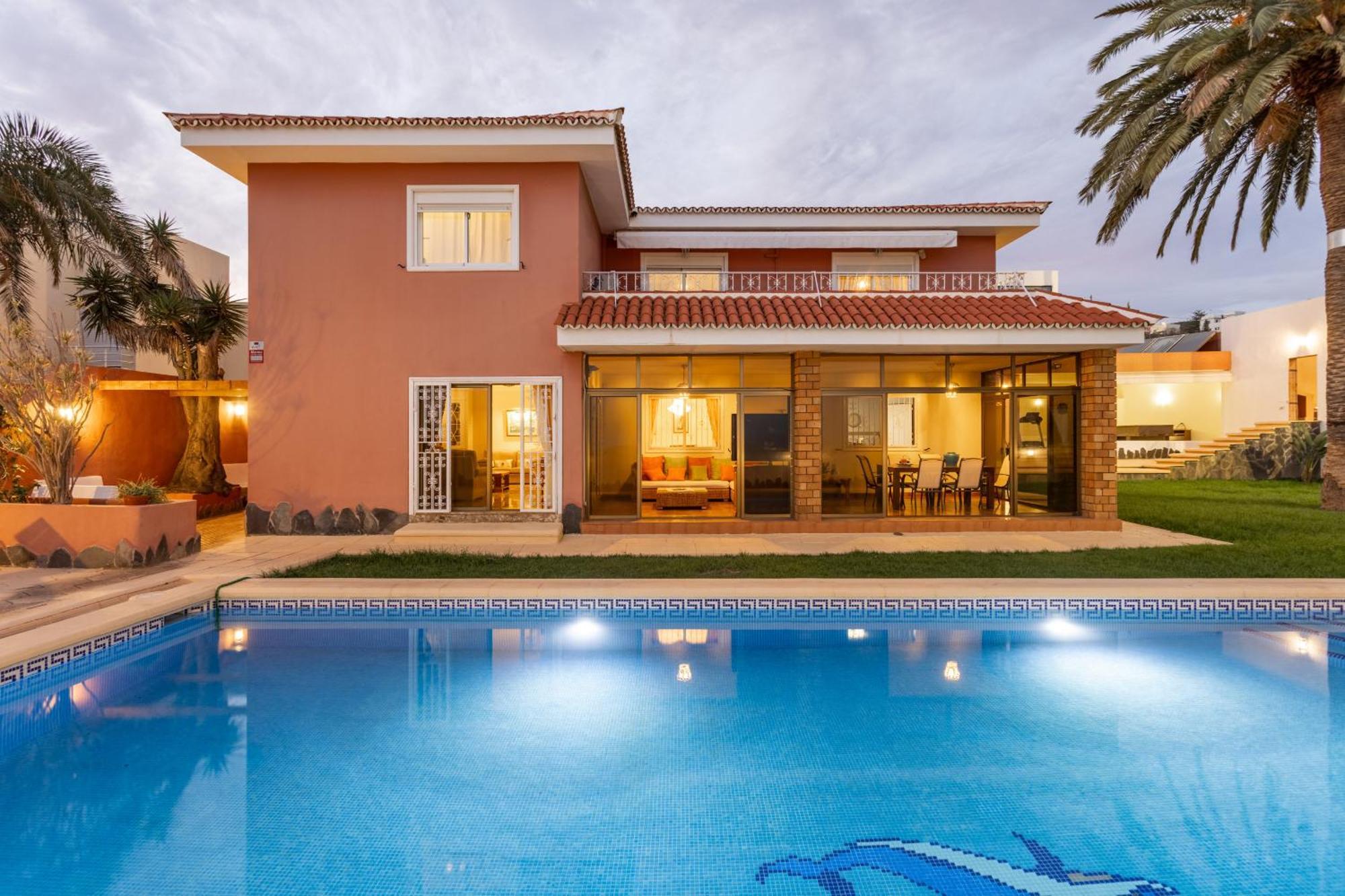 One & Only Sports And Relax Villa Heated Pool By Eden Rentals Tabaiba Exterior photo